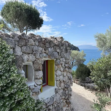 Genesis - Waterfront Escape Villa