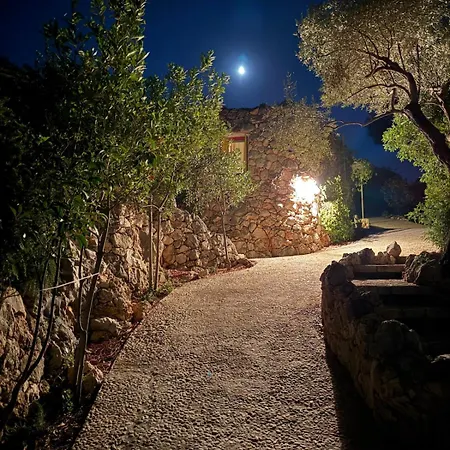 Genesis - Waterfront Escape Villa